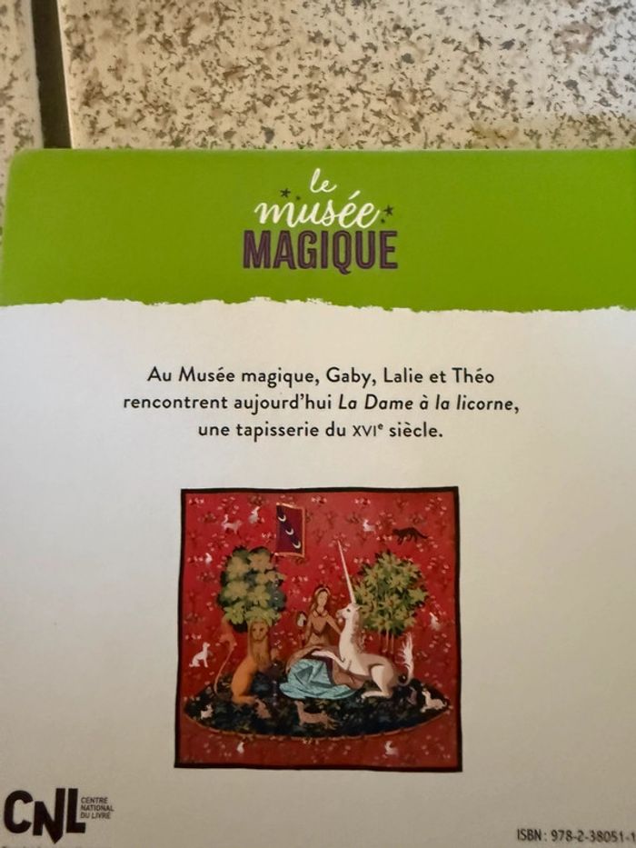 Livre la dame à la licorne - photo numéro 2