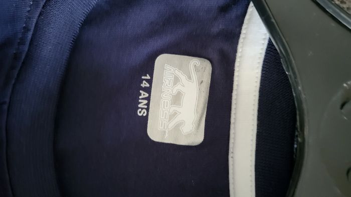 Tee-shirt airness Neuf. Taille 14 ans. - photo numéro 3