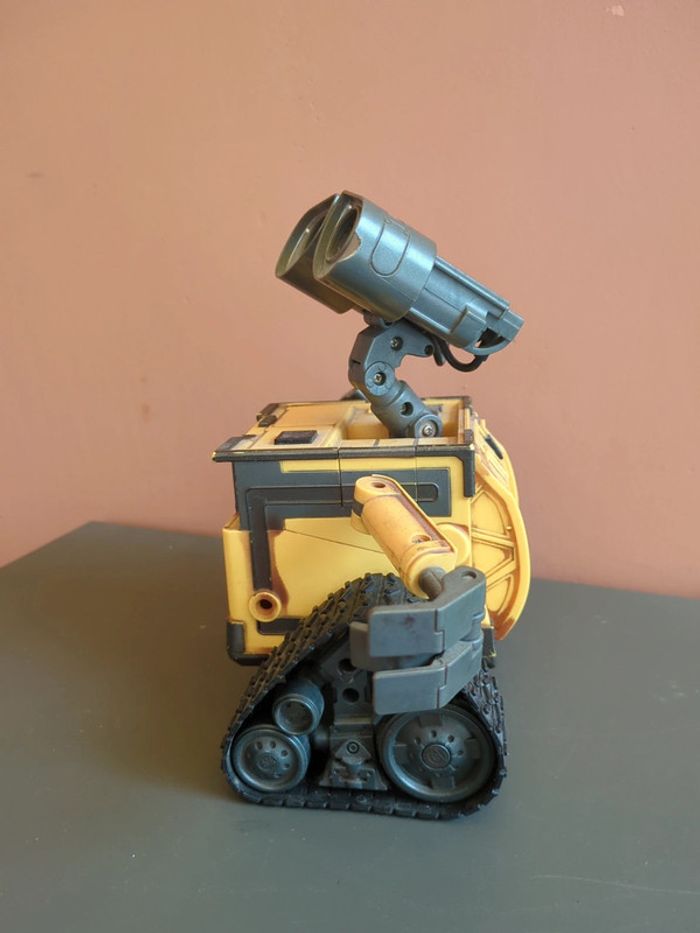 figurine wall e télécommande - photo numéro 2