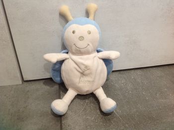 Peluche doudou coccinelle bleue / écrue A-Derma