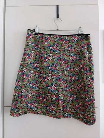 Jupe en soie fleurie Avocat taille 40