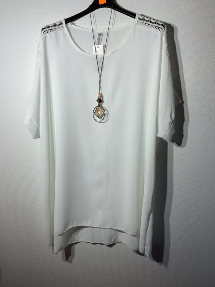 Blouse + collier femme taille unique (48-54)- E&F - neuve avec étiquette