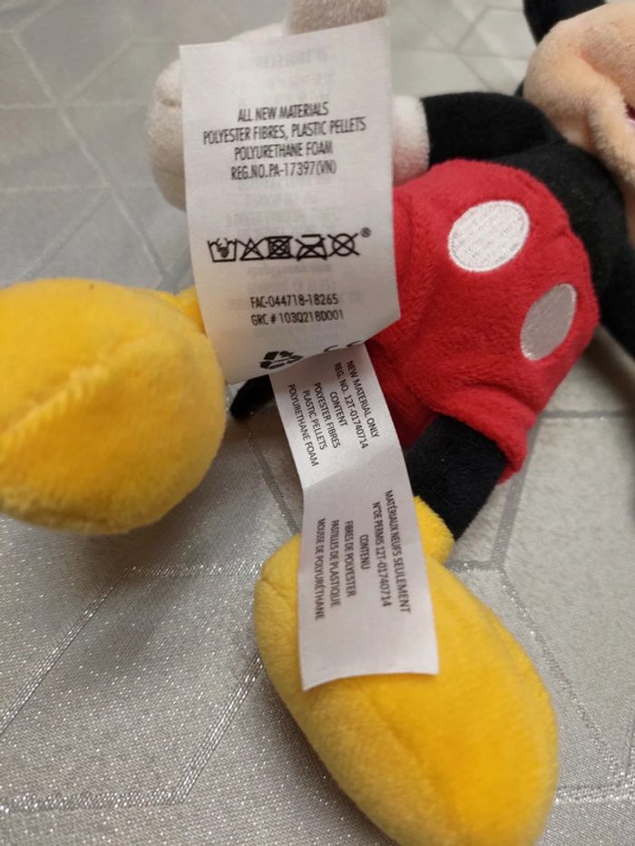 Peluche Mickey Mouse "Jeune" - Officielle Disney Store - photo numéro 7