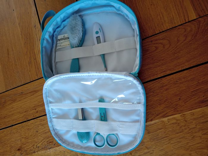 Trousse de toilette Babymoov grise et bleue - photo numéro 2