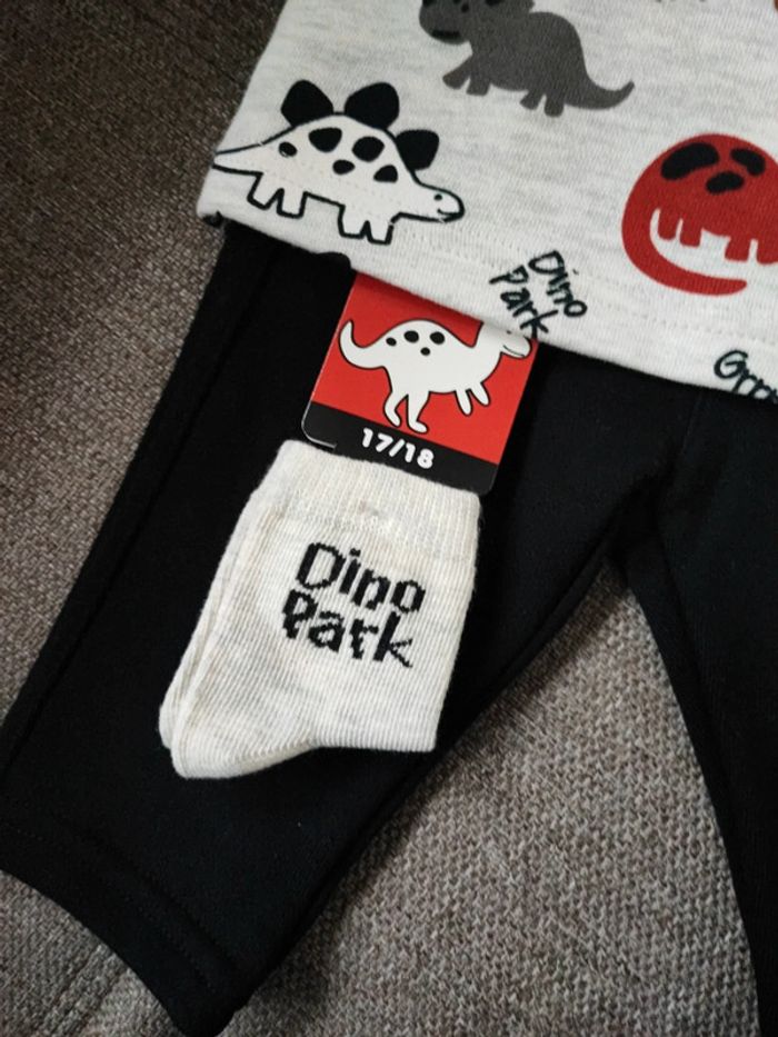 Ensemble pull , jogging, chaussette - photo numéro 2
