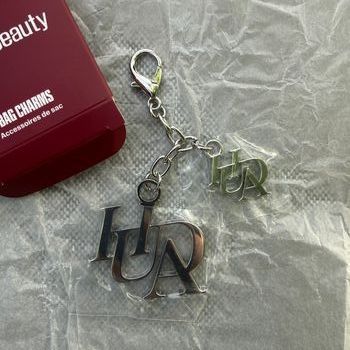 Porte clé Huda qbeauty