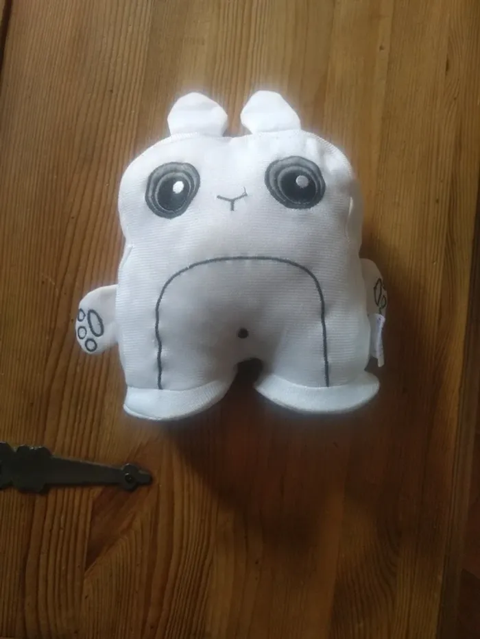 Petite Peluche Blanche A colorier