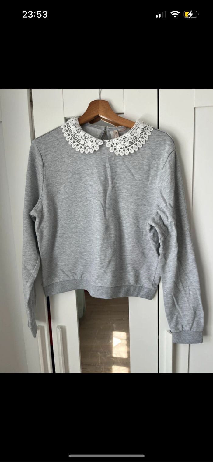 Pull col brodé