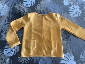 Gilet jaune à boutons 10 ans Kiabi