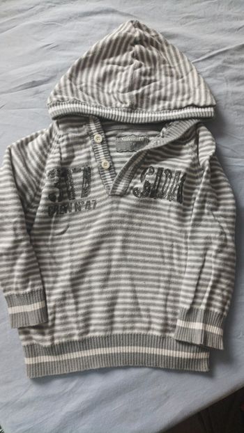 Pull léger a capuche 5 ans