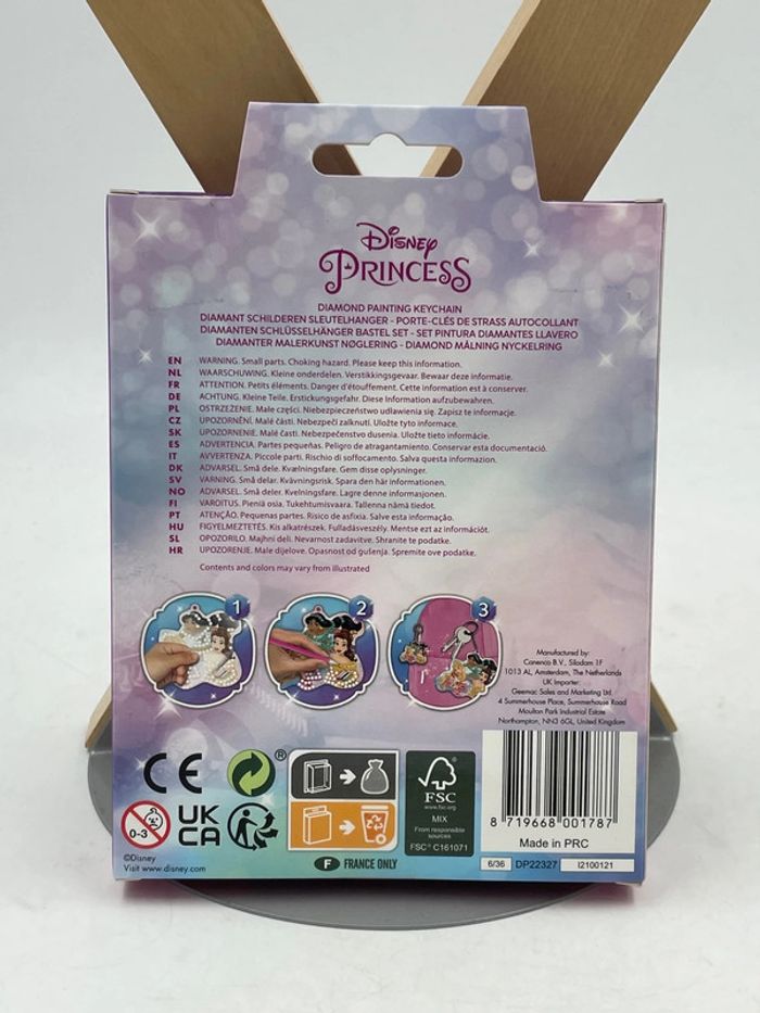 Coffret porte-clés de strass autocollants Disney Princesse neuf - photo numéro 2