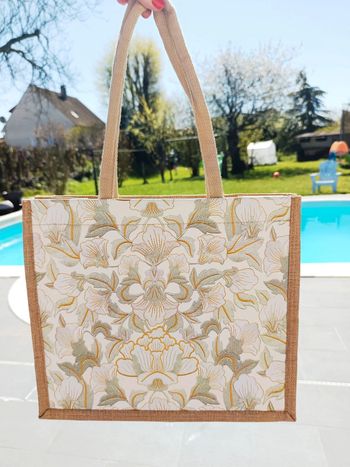 Sac toile de jute fleurie