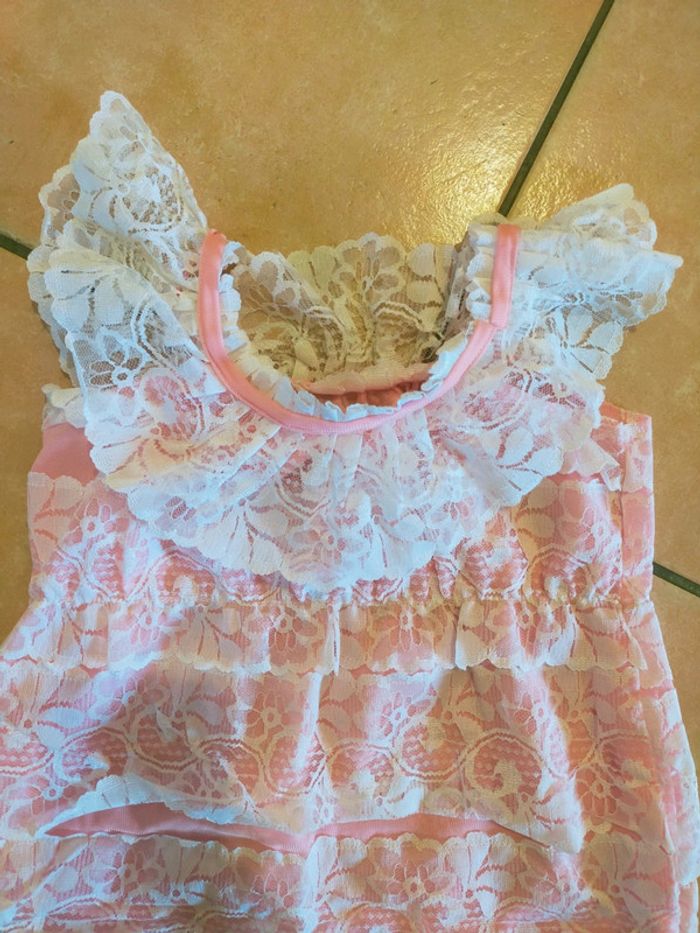 Robe de cérémonie rose à de telles blanches - photo numéro 3