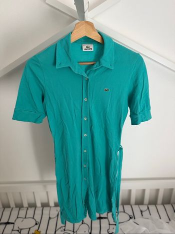 Robe Lacoste