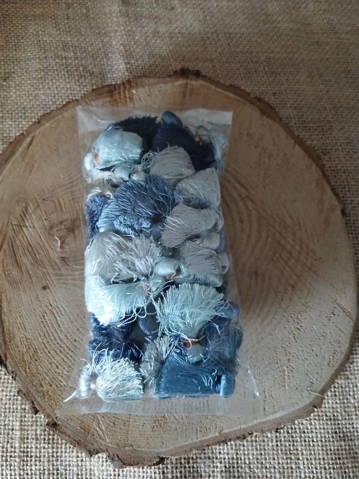 Lot de 50 glands pompons bleu - photo numéro 3