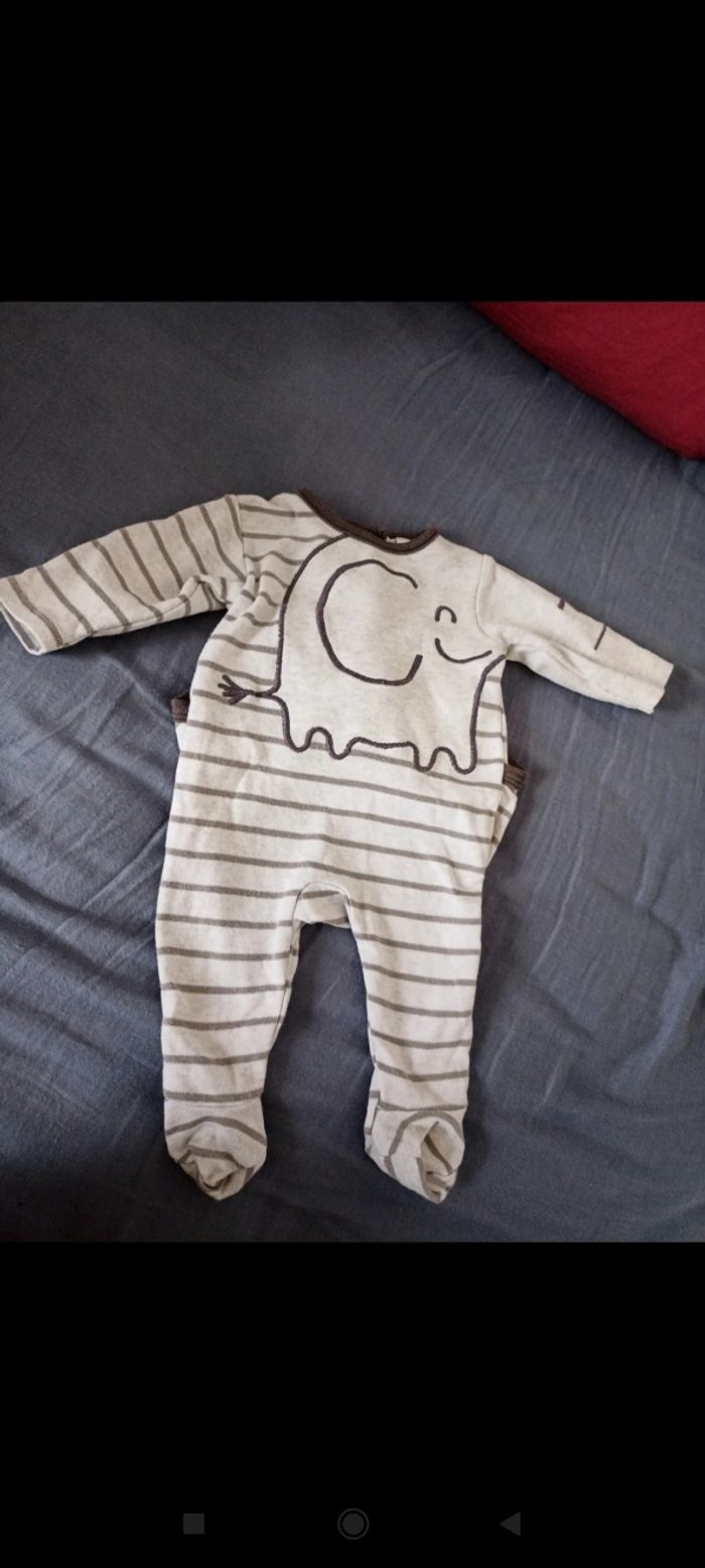 Lot pyjama 1 mois - photo numéro 3