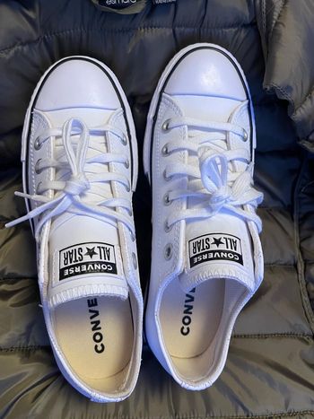 Converse blanche basse en 39 / cuir véritable