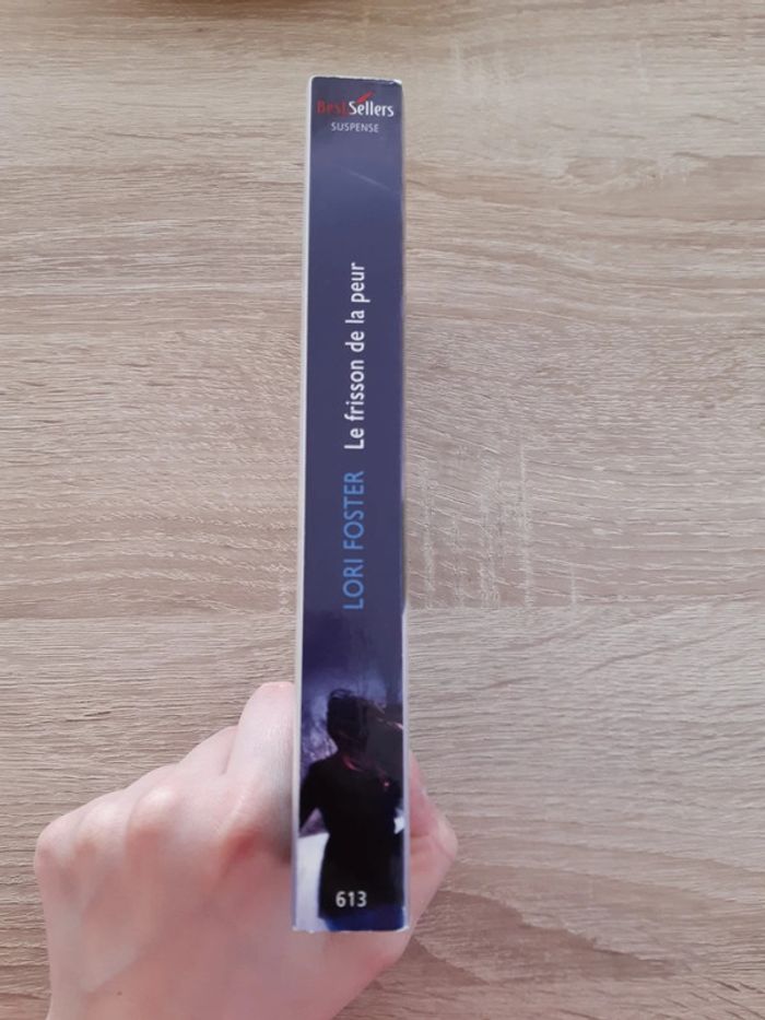 Livre de poche "Le frisson de la peur" de Lori Foster - photo numéro 2
