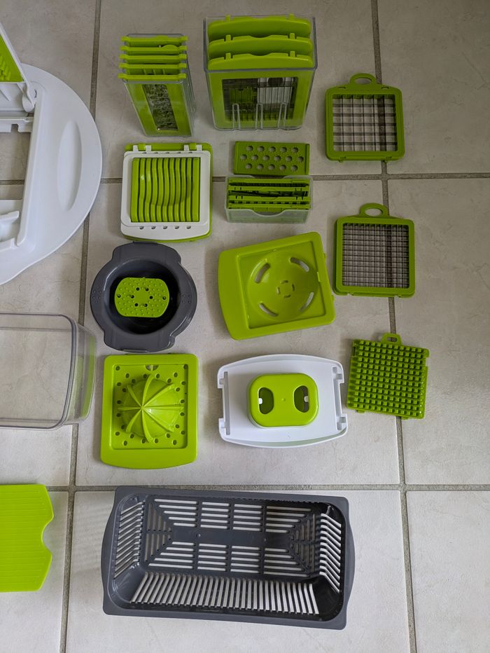 Lot complet kit mandoline multifonction hache Coupe légumes, jamais utilisé. - photo numéro 2