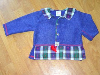 Sweat KID'S GRAFFITIS bleu marine et coeurs taille 18 mois TBE