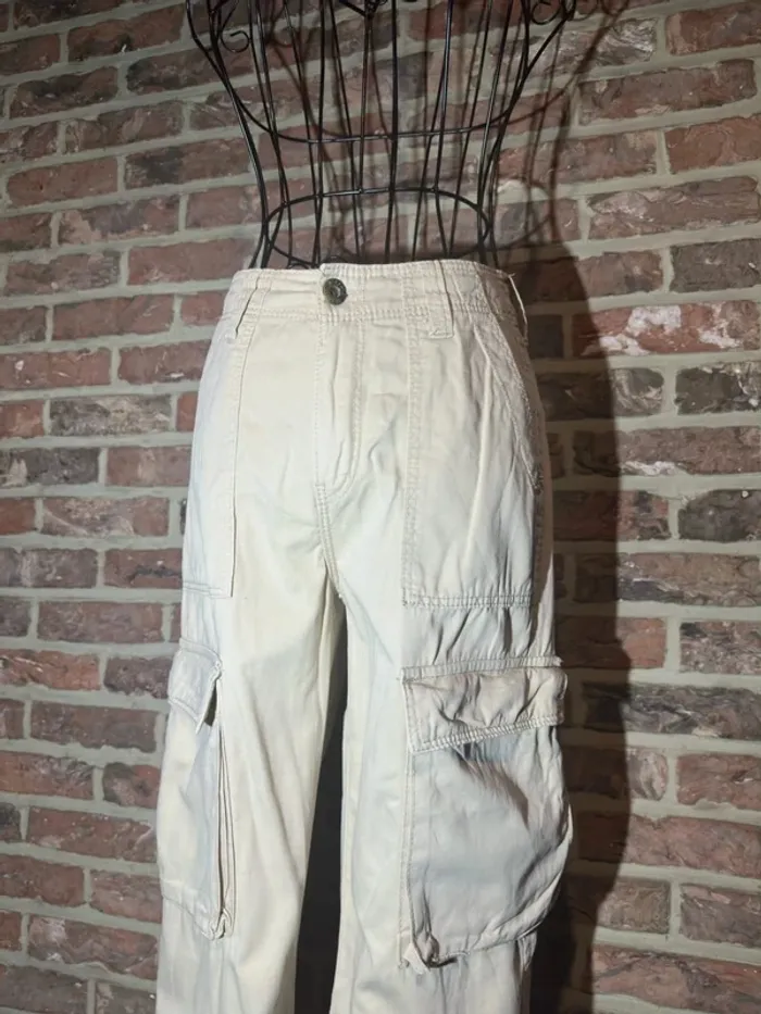 Jeans beige cargo Bershka Taille 32/XXS - photo numéro 4