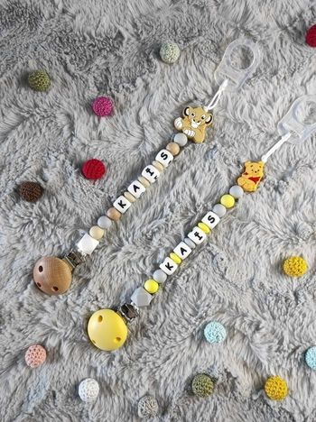 Attache tétine Winnie l'ourson ✨