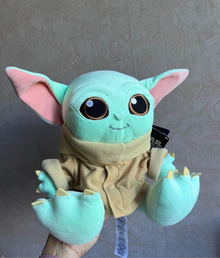 Peluche Grogu star wars big feet Disneyland neuf - photo numéro 2