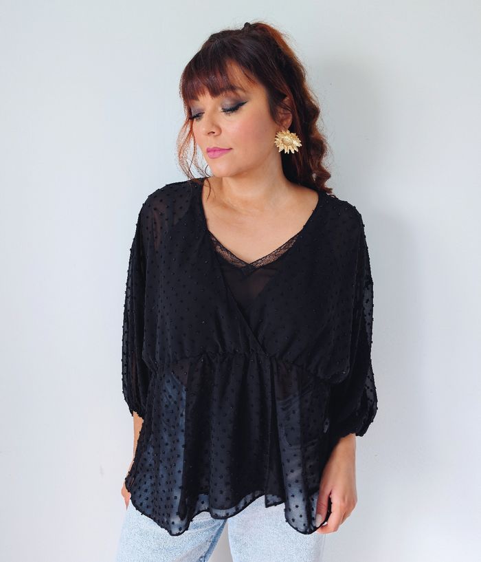 Blouse noire oversize fluide plumetis voilage moderne tendance automnale Zara Taille 36 S ( grand 34)
Très bon état - photo numéro 2