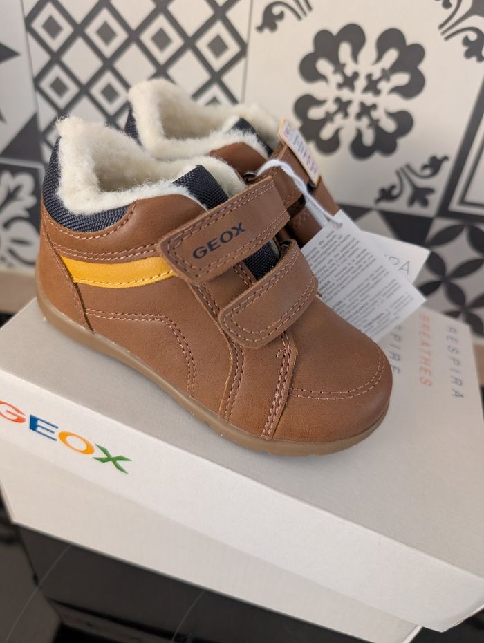 Chaussures fourrés garçon. Conseillé par les podologues. Taille 22. Neuf. Geox. - photo numéro 10