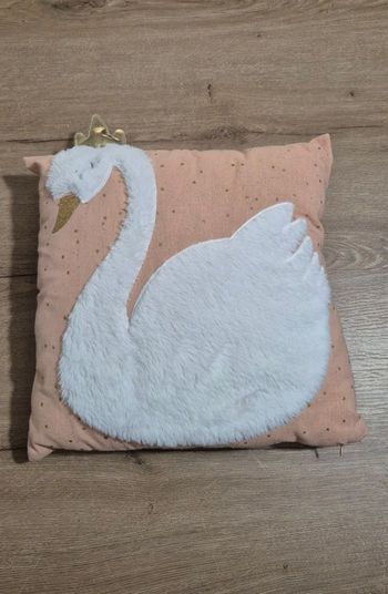 Coussin décoratif cygne Atmosphera 🦢
