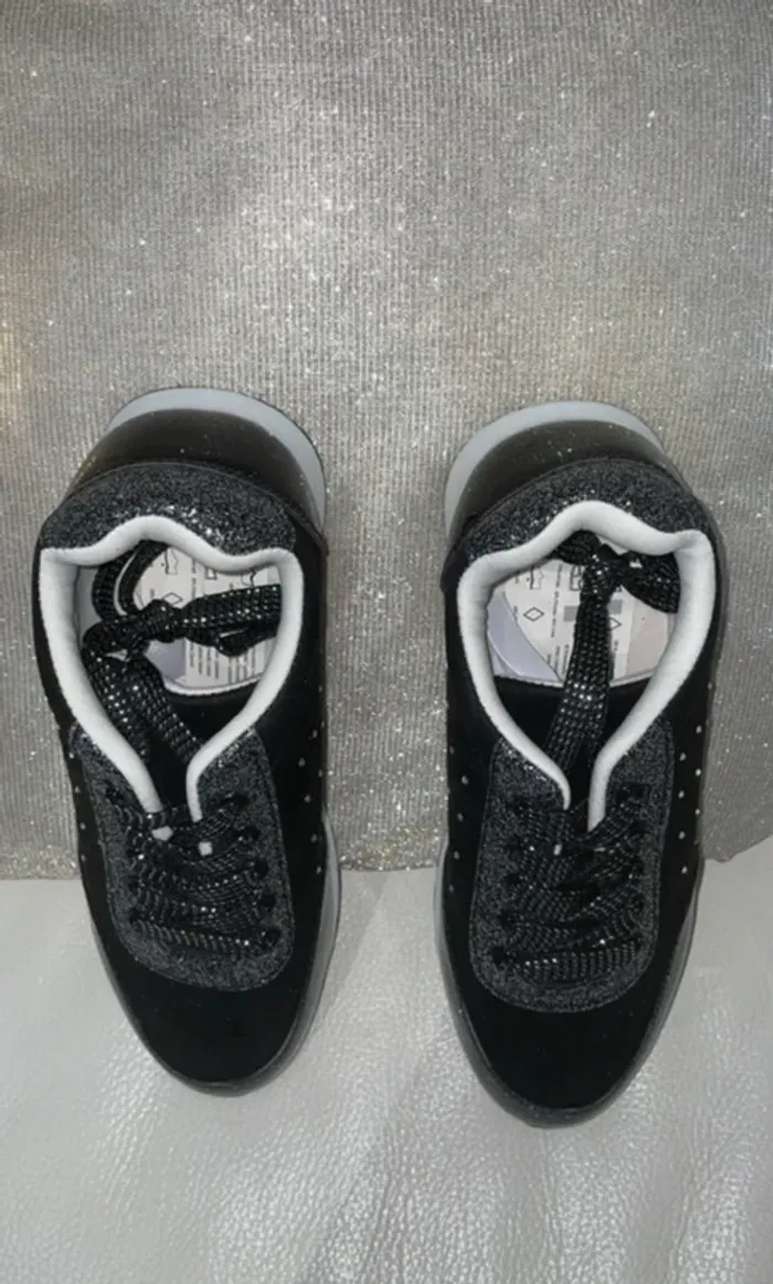 Baskets noires pailletées et brillantes - Taille 38 Neuves - photo numéro 2