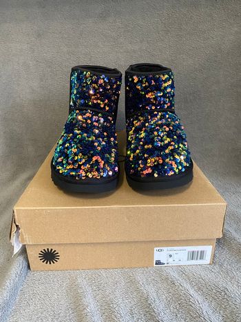 Chaussures bottines UGG à paillettes Taille 40