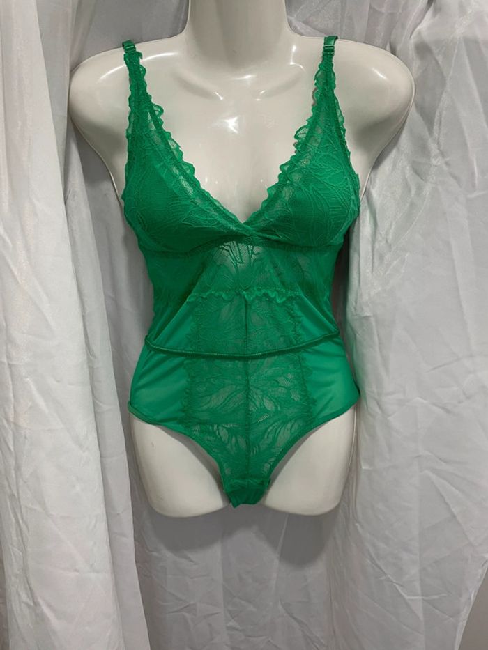 Body dentelle
