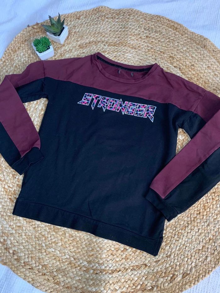 Pull bordeaux et noir