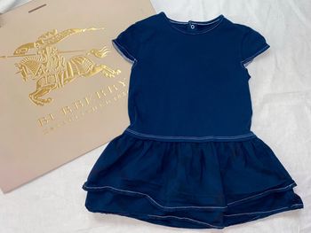 robe Burberry elle a été teint 18mois (taille pas immense)