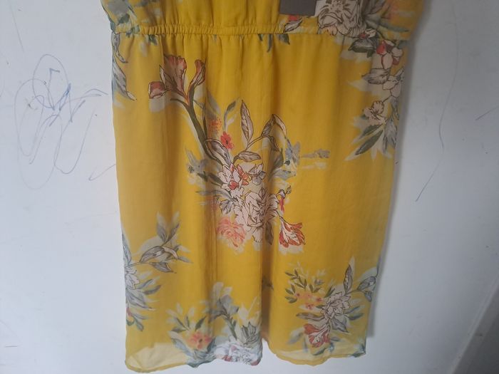 Robe d'été Neuve jaune floral Vero Moda Taille M - photo numéro 4