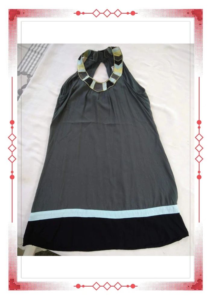 Robe "ras du cou" grise