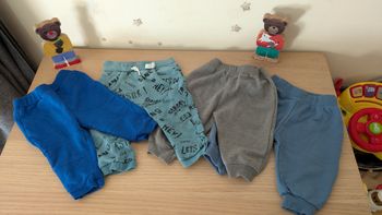 Lot de 4 pantalons jogging taille 6 mois