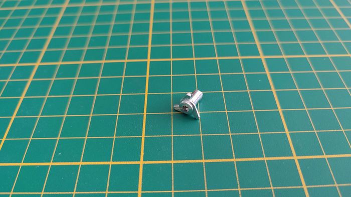 Moyeu axe de roue pièce détachée miniature Bburago Burago Ferrari GTO 1962 1/18 1/18e 1/18ème #C48 - photo numéro 2