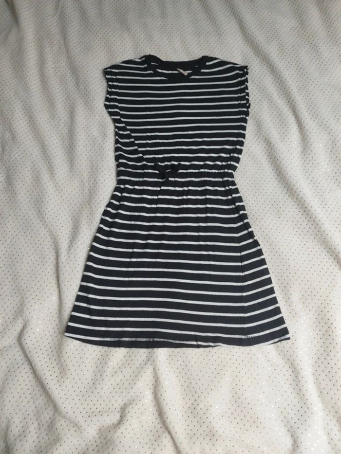 Robe rayée 7-8 ans