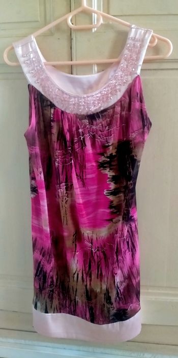 Tunique rose femme/ taille 38-40/ tres bon etat.