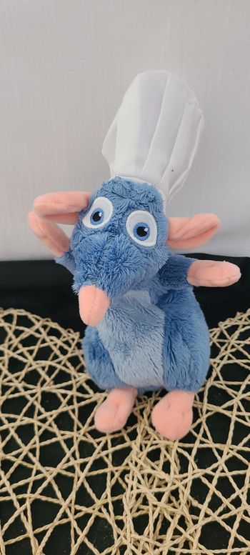DISNEY - Peluche Ratatouille : Remy avec Toque - 25cm