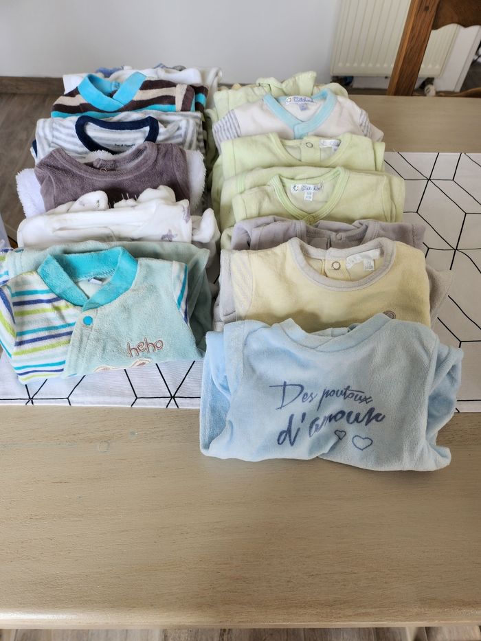 Pyjama 1 mois - photo numéro 2