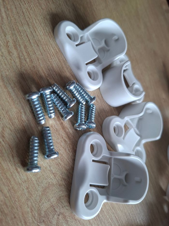 4 supports tringle ikea Pax armoire rangement vêtements  et ses visde - photo numéro 2