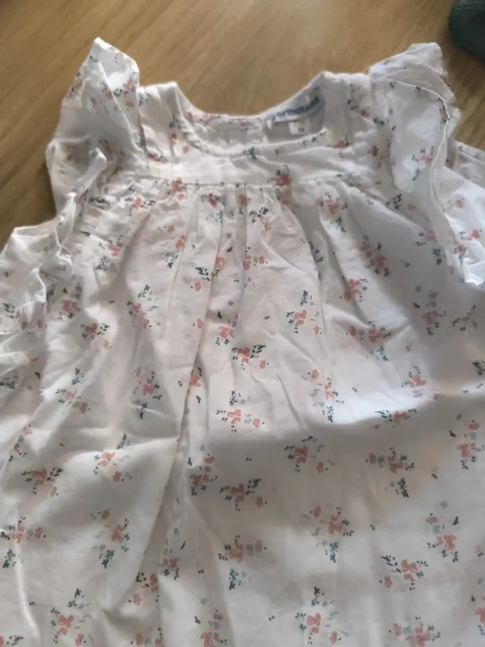 Robe fleurie 6 mois - photo numéro 3