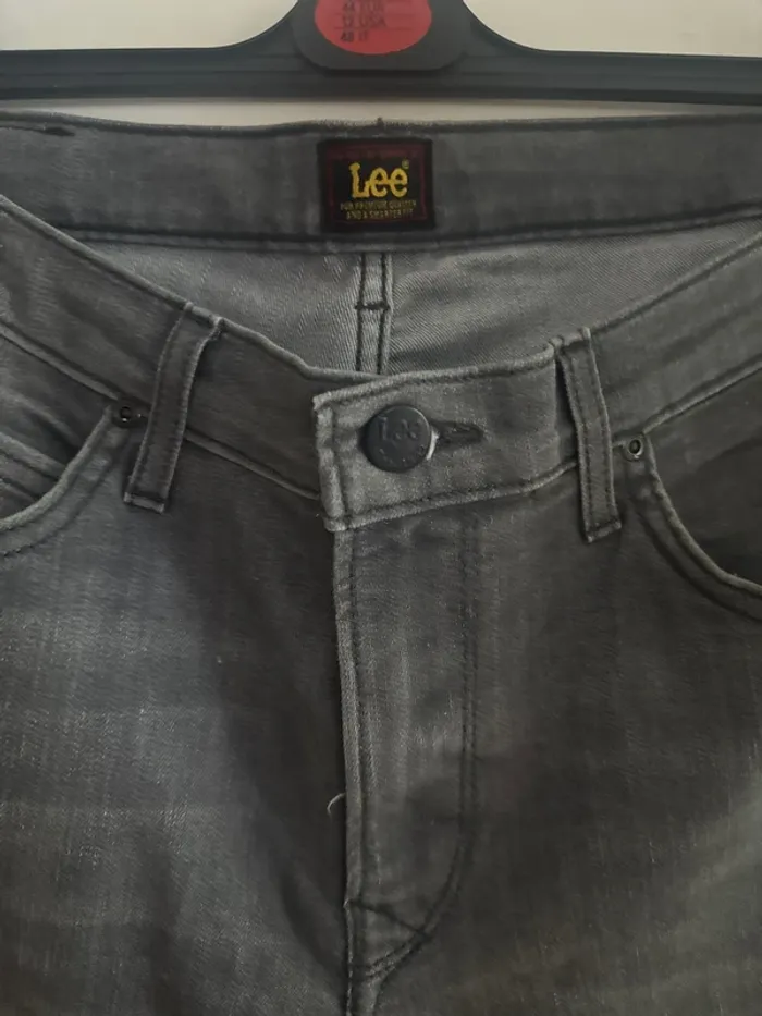 Donc ton jean Lee homme est un W30 (FR 38 / US 30) - photo numéro 2