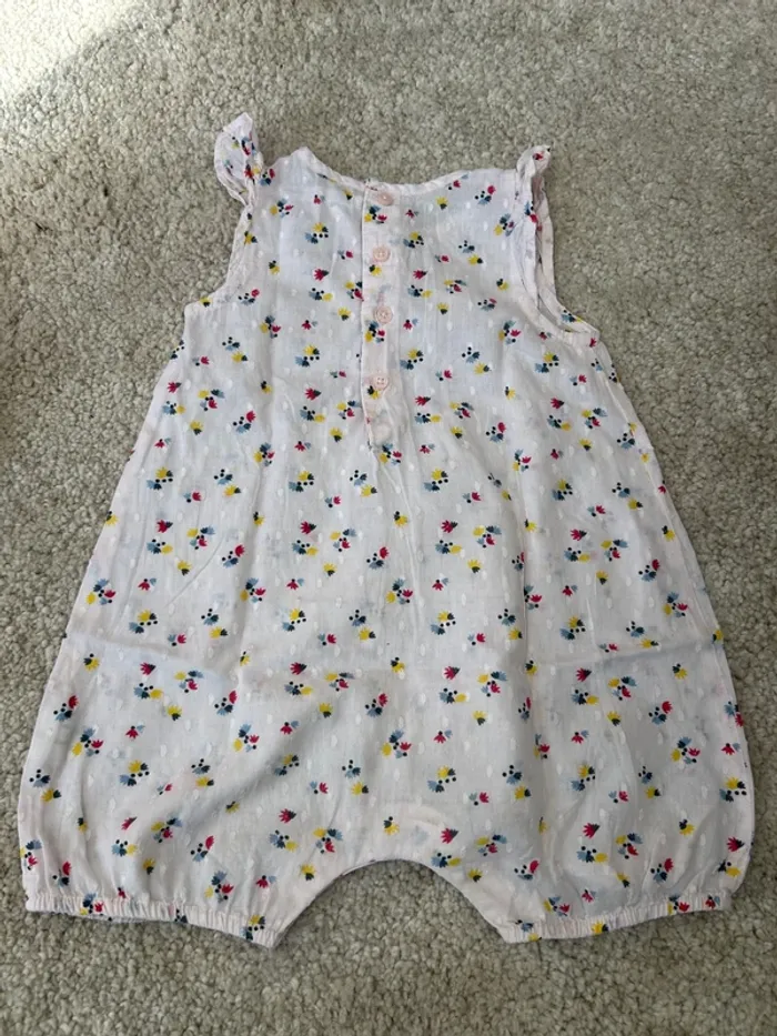 Elégante combishort légère rose pale à fleurs fille - 9 mois - photo numéro 3