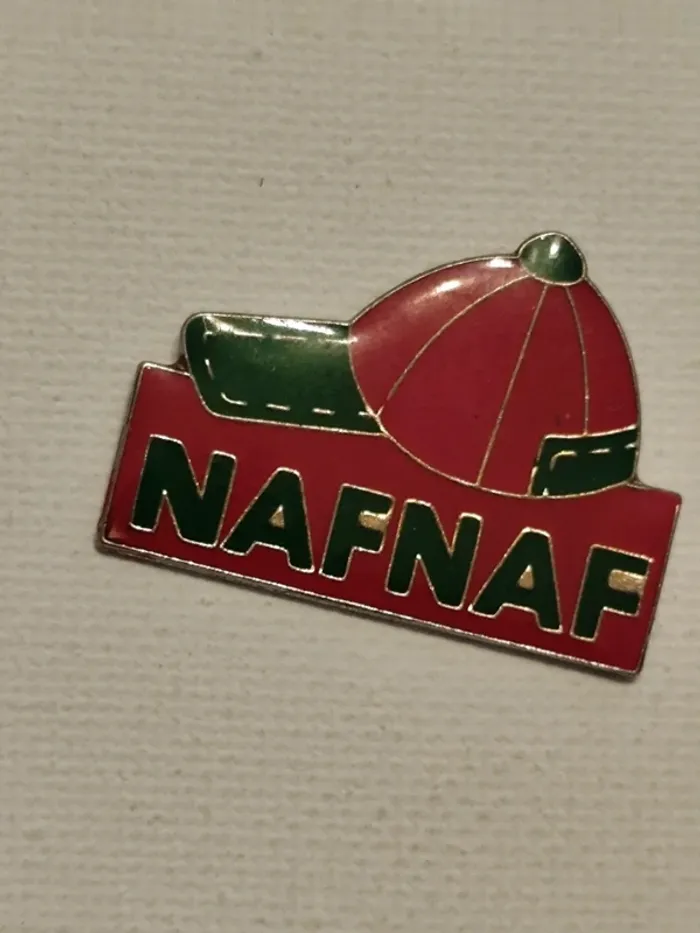 Pins naf naf rouge vintage