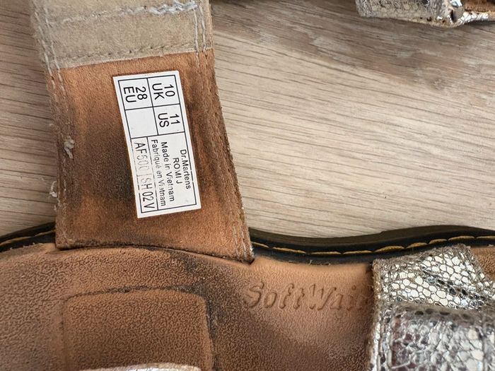 Sandales dorées effet craquelés à scratch Dr Martens pointure 28 - photo numéro 7