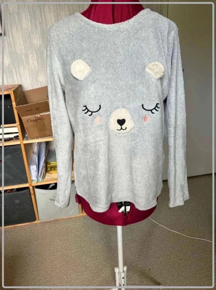 Pull doux  de pyjama  taille  36  marque  kiabi - photo numéro 2